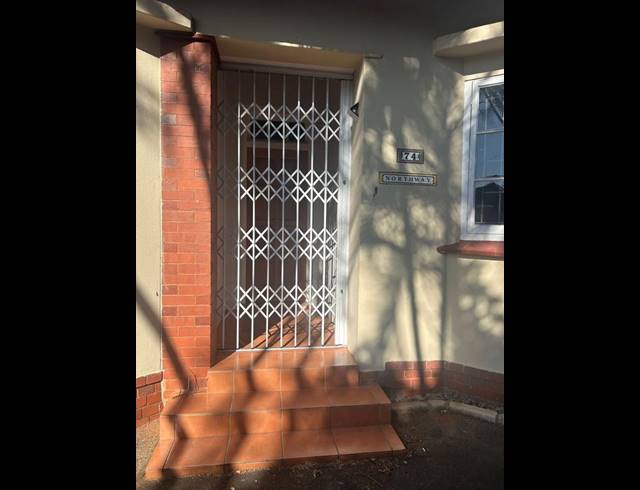 4 BEDROOM HOUSE FOR SALE IN ATHLONE PARK